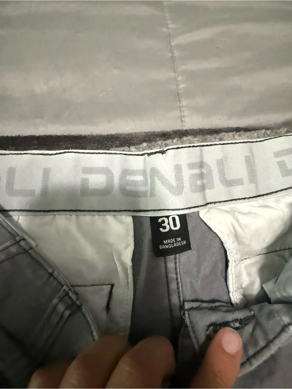 Men's Gray Cargo Shorts with Multiple Utility Pockets